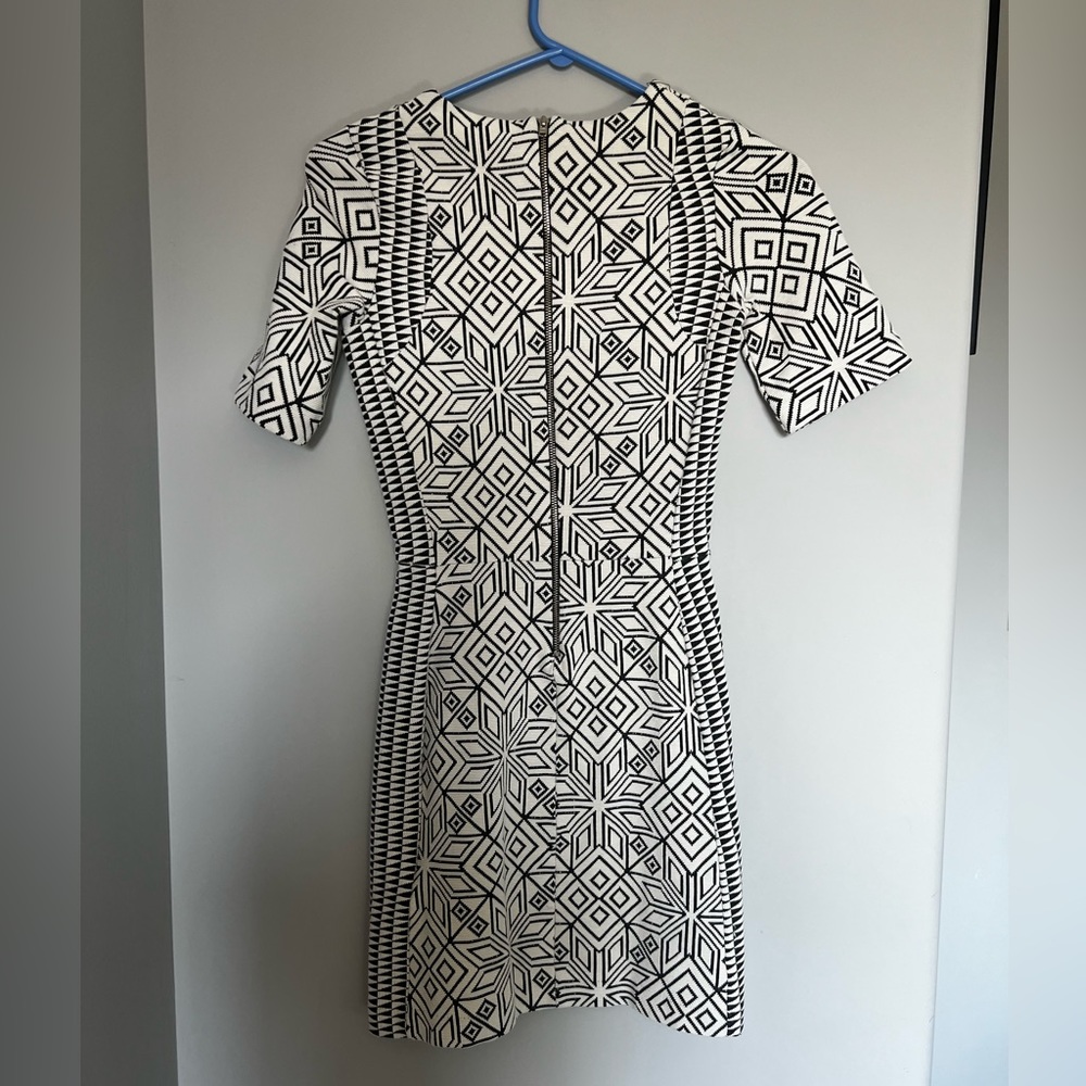 Geometric Patterned Dress - Picture 2 of 3